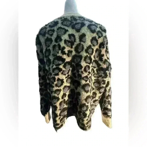 Super Soft Button Front Cardigan Animal Print XL - Picture 2 of 8